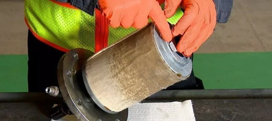 تعویض فیلتر کمپرسور اسکرو