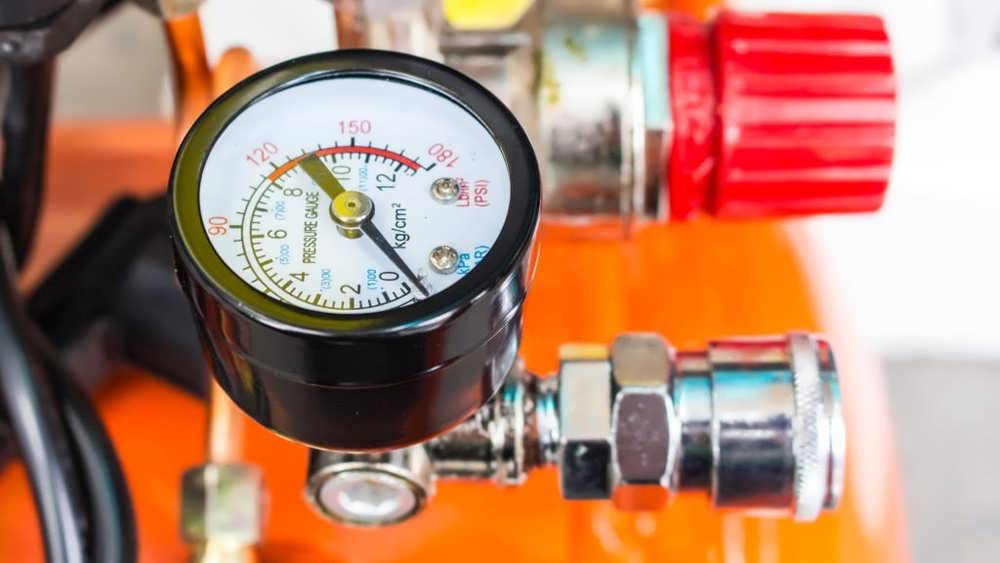 راهنمای گام به گام تنظیم فشار باد کمپرسور هوا